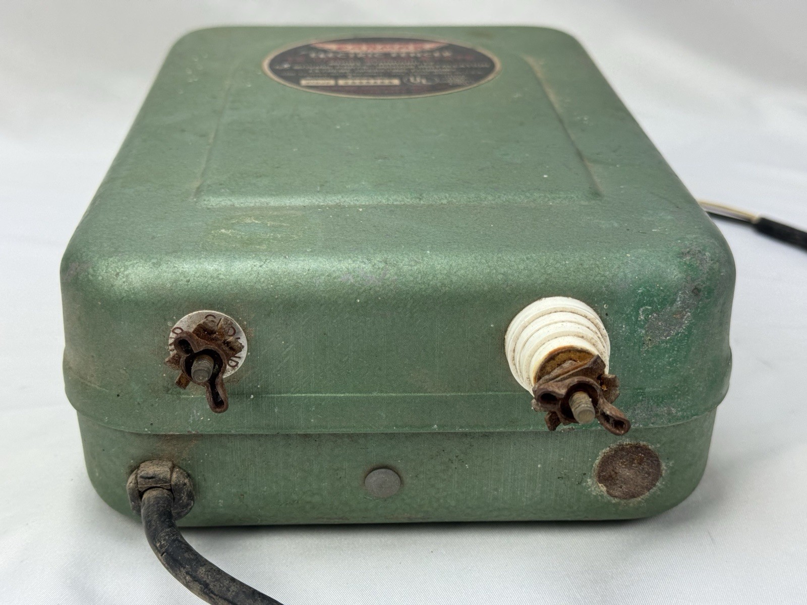 Untested – Vintage Parmak Electric Fencer 12 Volt Solid State Standard 12 Indoor