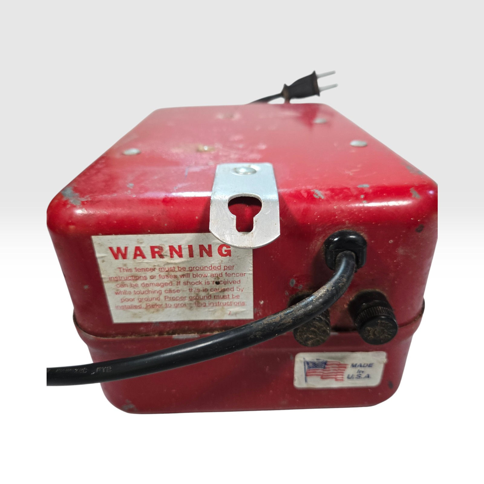 Southern States Super Energizer Electric Fencer Model 700 110V 50 Mile Tested