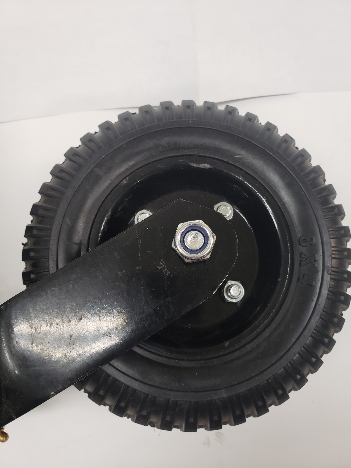 Stark 28211 Gate Wheel w/ Suspension 210-Lb. Capacity 8in. Pneumatic Tire Black
