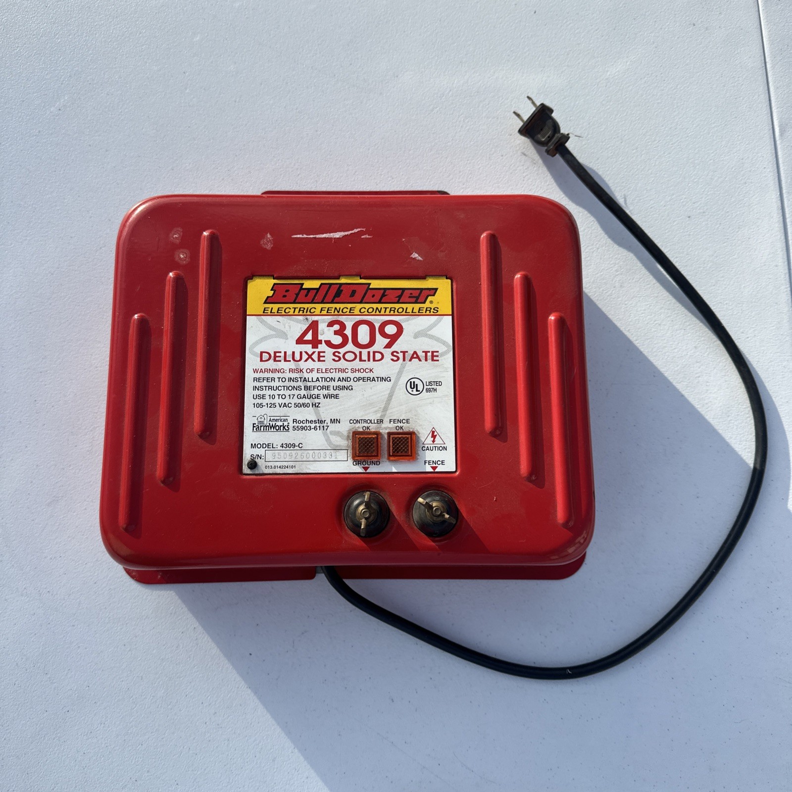 Vintage Bulldozer 4309-C Electric Fence Charger – Clean – Red – Untested USA