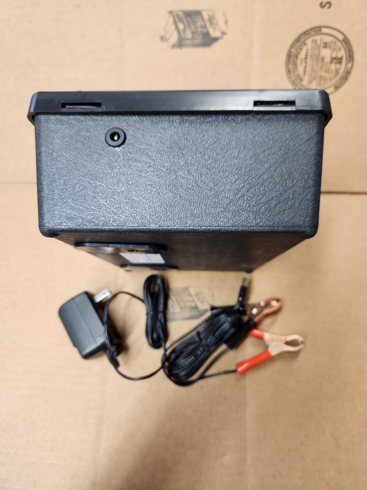 Silver Streak AC/DC fence charger – Made in USA – Electra Manufacturing