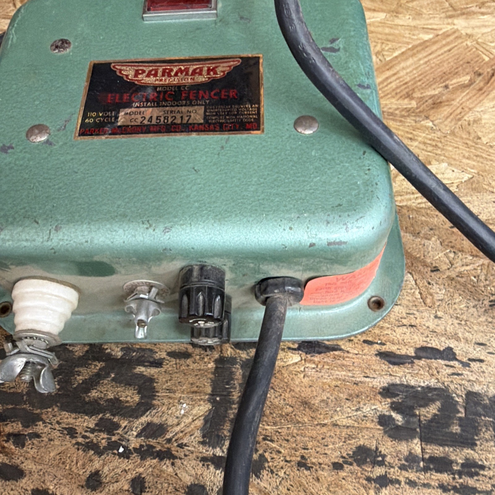 VINTAGE INDUSTRIAL PARMAK MODEL CC ELECTRIC FENCER ( Used & Untested)