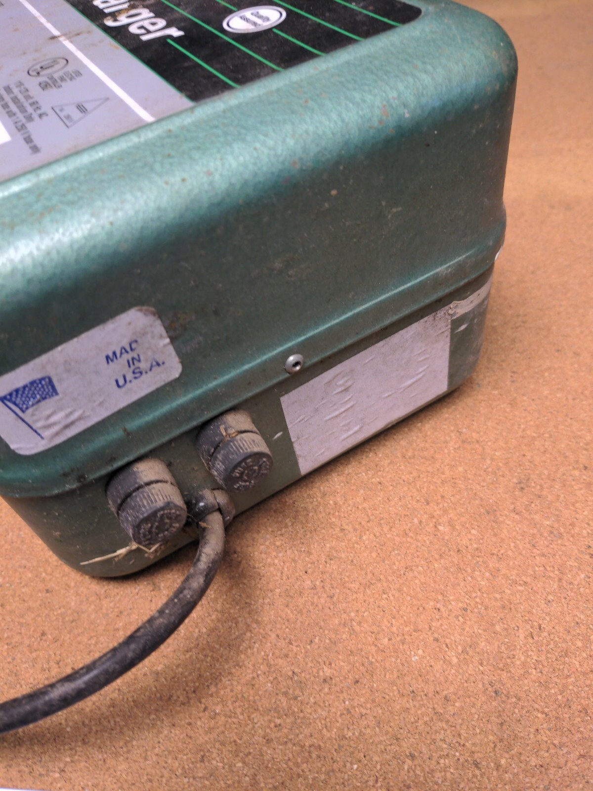 PARMAK FIELDMASTER FM-1 PRECISION 110V Low Impedence FENCE CHARGER 15 mile range