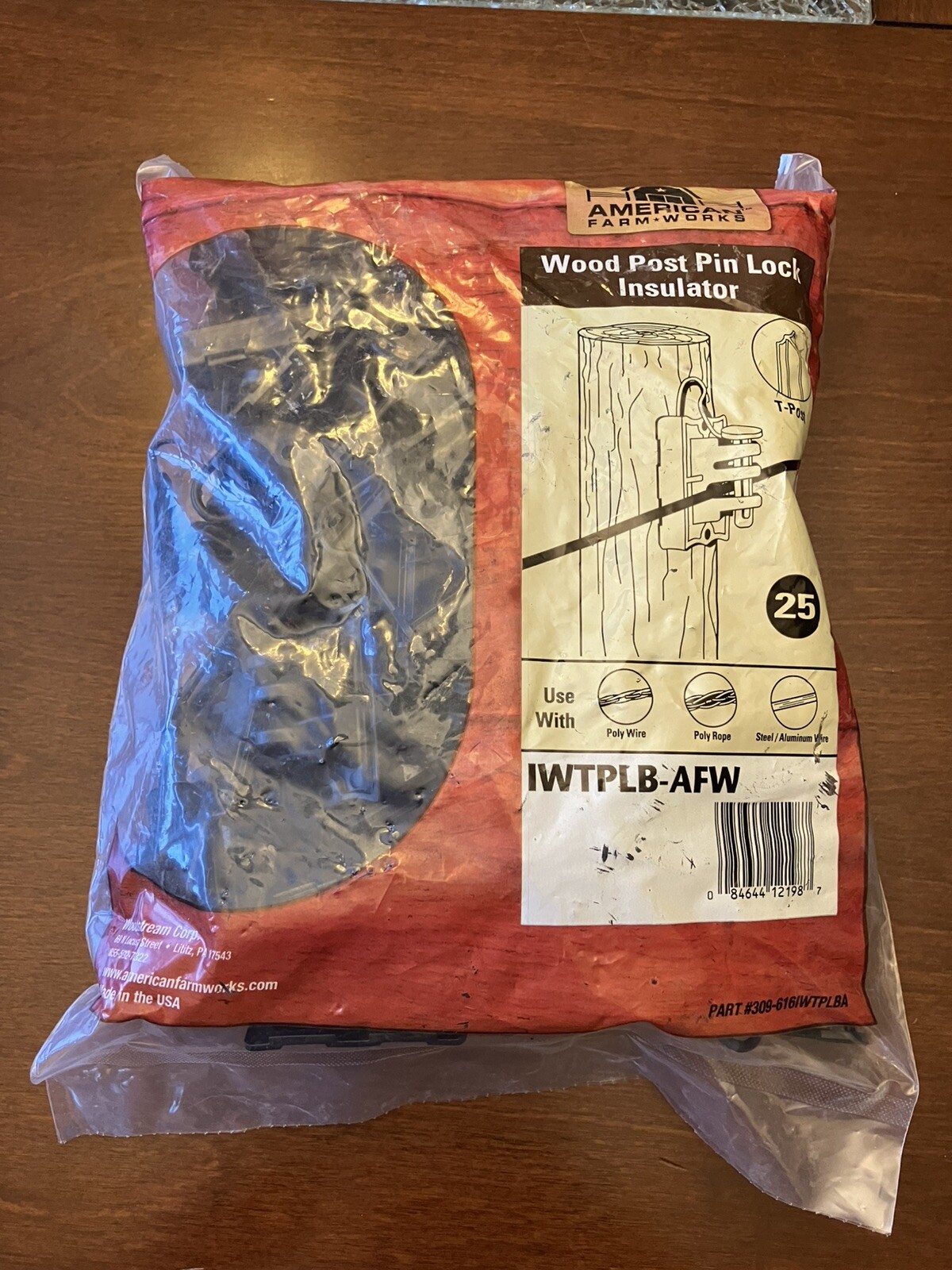 American Farm Works IWTPLB-AFW Pinlock Wood and T-Post Insulators Black 25-Pack