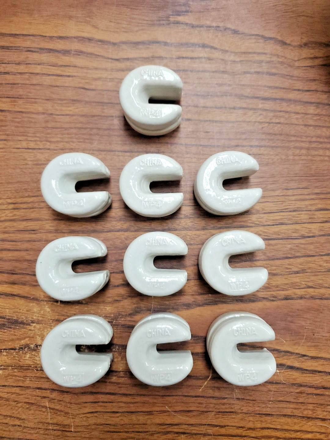 (10-PCS) WHITE PORCELAIN ELECTRIC FENCE WP4 INSULATORS (VR8)