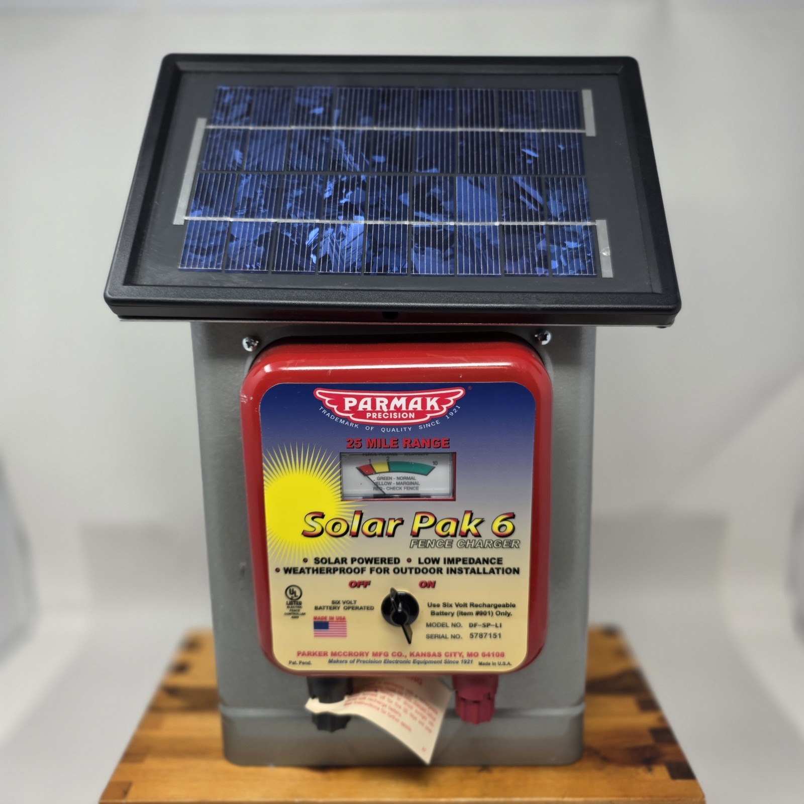 Parmak DF-SP-LI Solar Fence Charger 25 Mile 6V Tested Ready To Use Made In USA