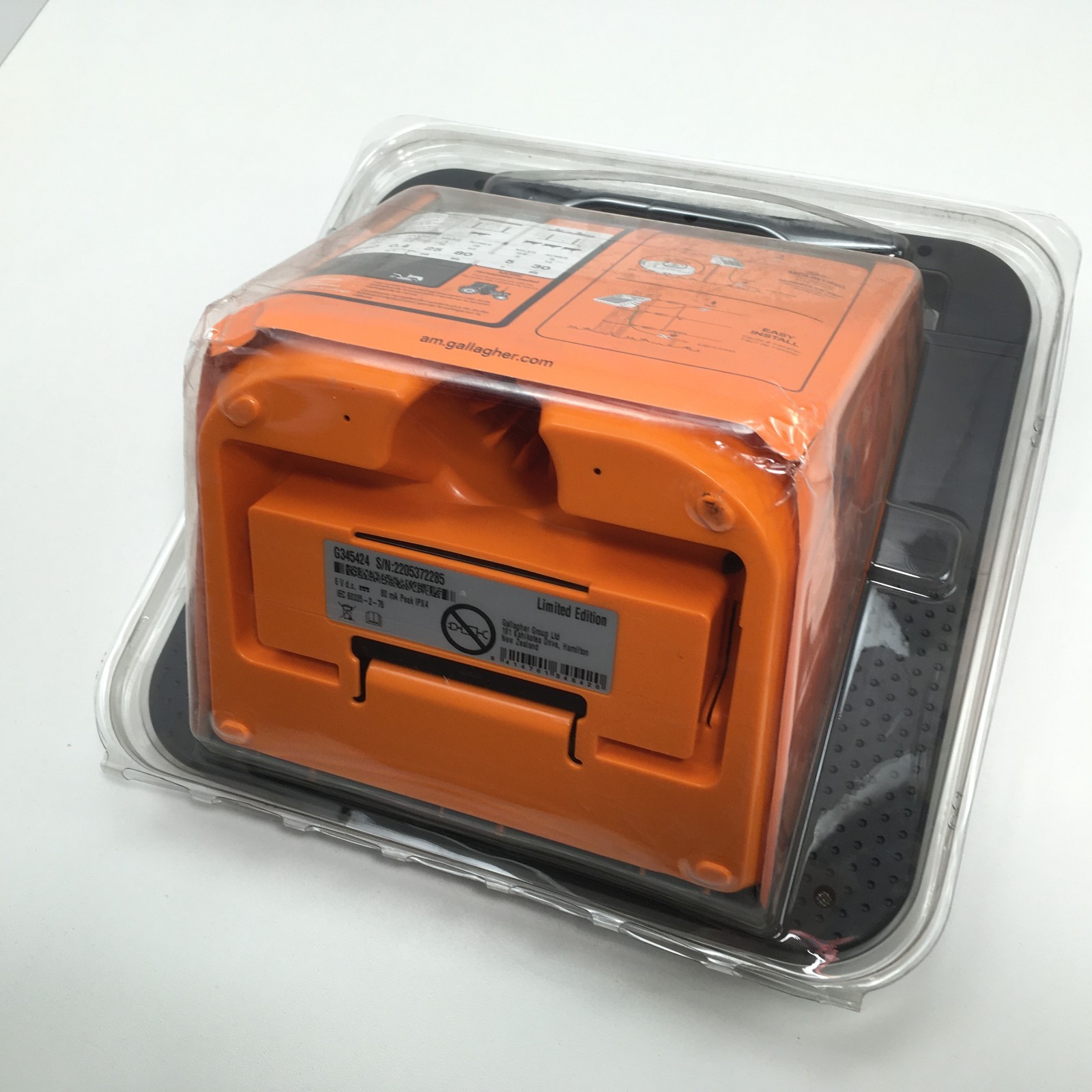 GALLAGHER S40 Solar Fence Energizer 0.4-J / 25-Miles / 80-Acre G345404