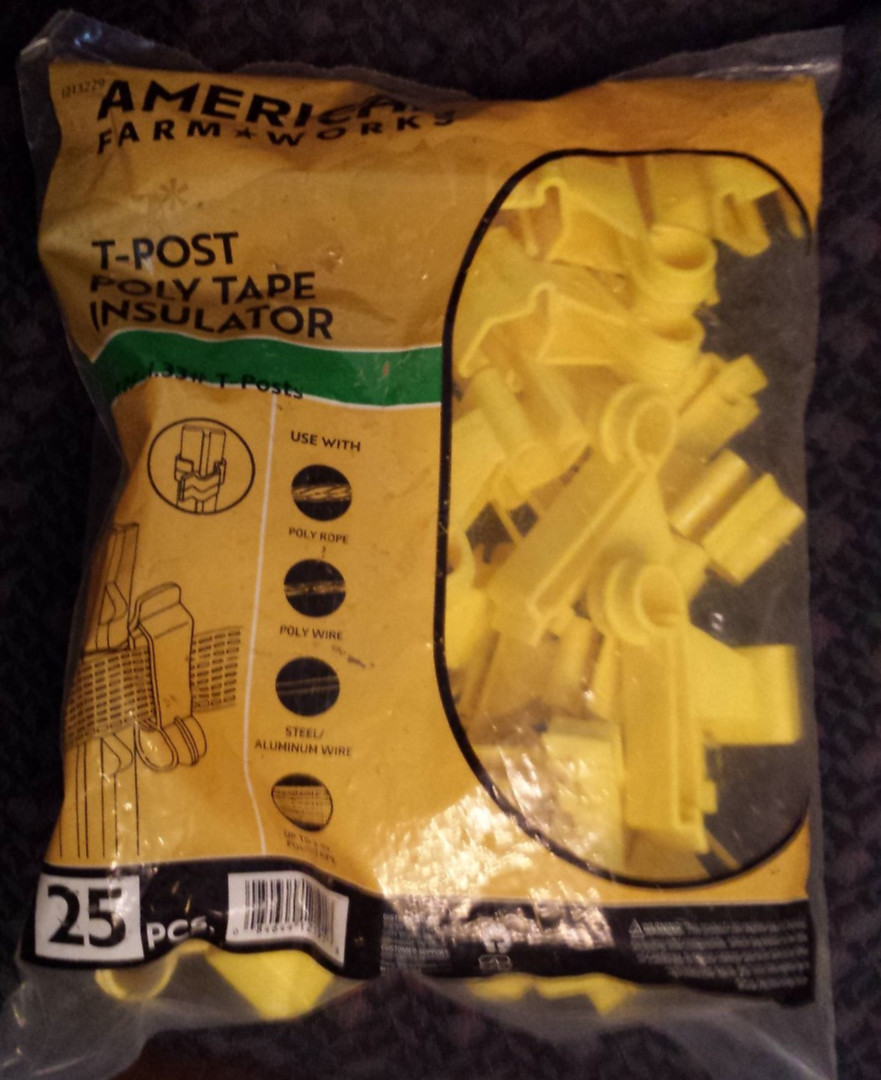 25pk T-Post Poly Tape Insulator 1,25-1,33# T-Posts – American Farm Works