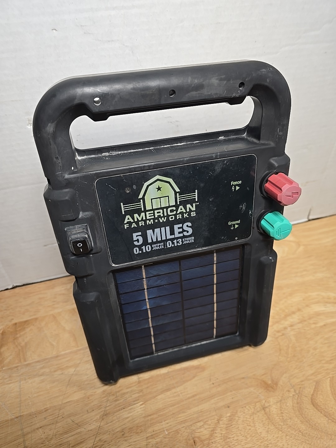 American Farm Works 5 Miles Solar Electric Fence Controller