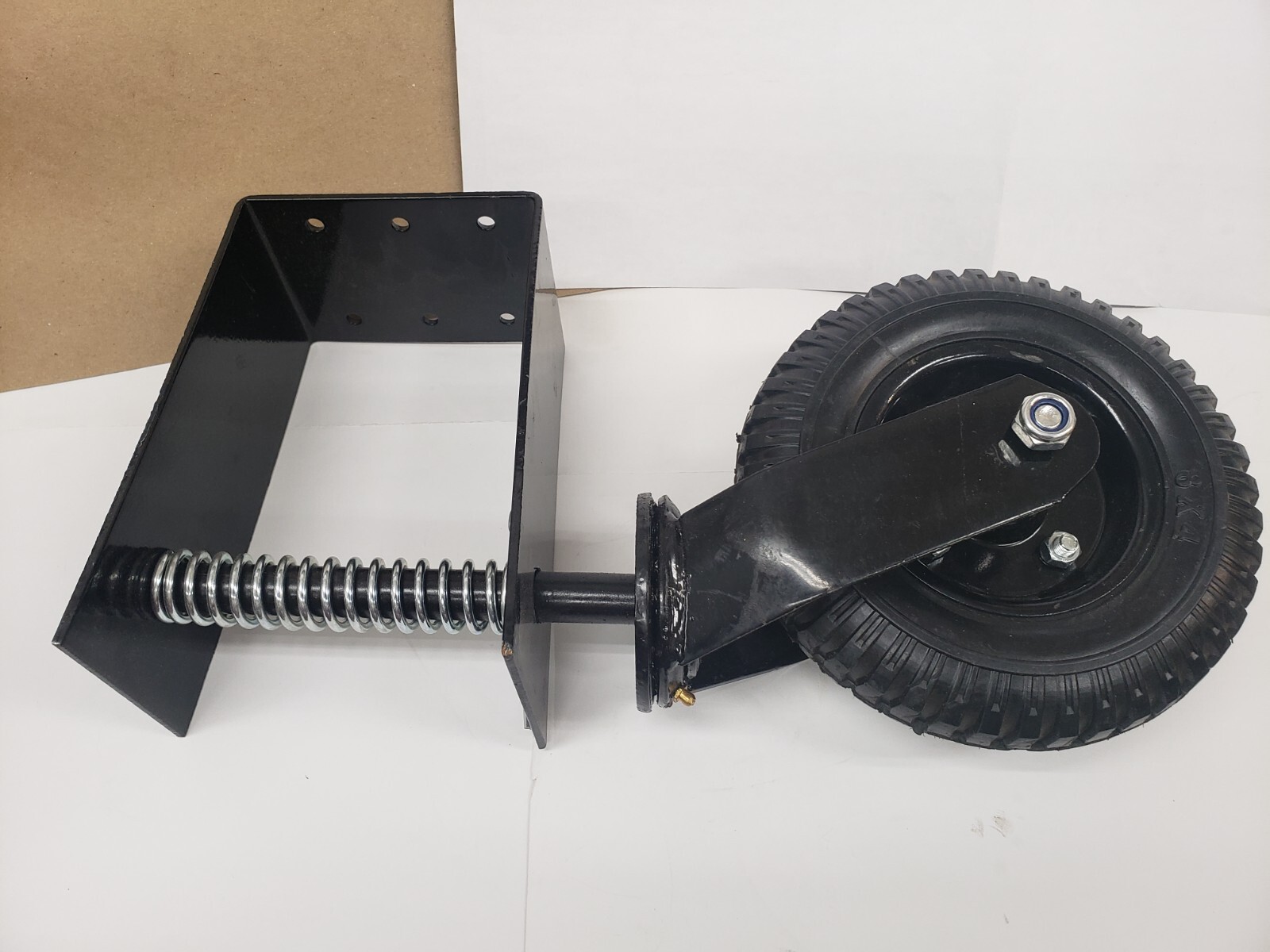 Stark 28211 Gate Wheel w/ Suspension 210-Lb. Capacity 8in. Pneumatic Tire Black